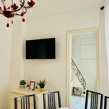 L'imperator - Prive 4 A 6 Couchages Apartment *