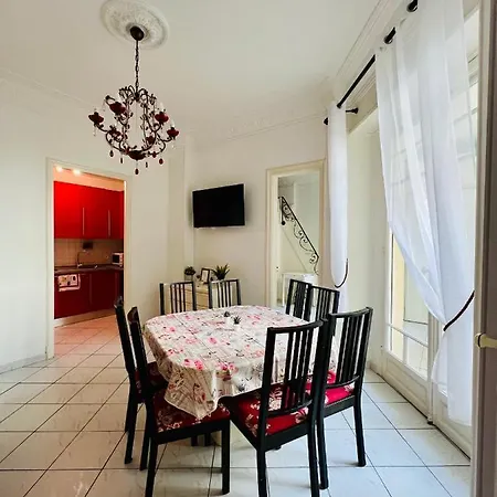 L'imperator - Prive 4 A 6 Couchages Apartment *