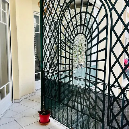 L'imperator - Prive 4 A 6 Couchages Apartment